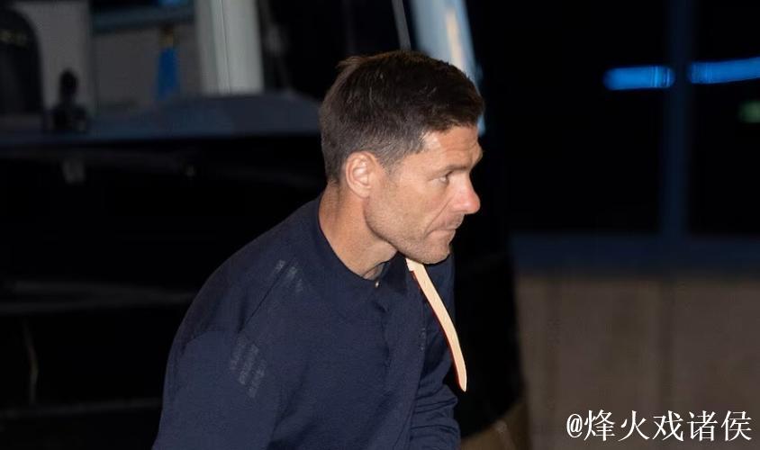 记者：阿隆索保住帅位，但遭遇阿拉维斯失利