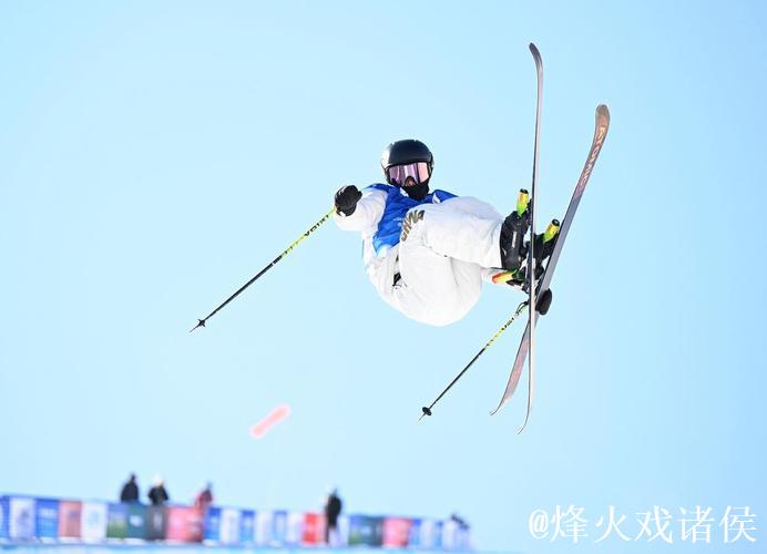 单板滑雪世界杯卡尔加里站 武绍桐获得亚军 单板滑雪世界杯卡尔加里站 武绍桐获得亚军